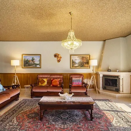 Апартаменты Whome Perfect Family Hideout W/ac & 4br + 5ba *