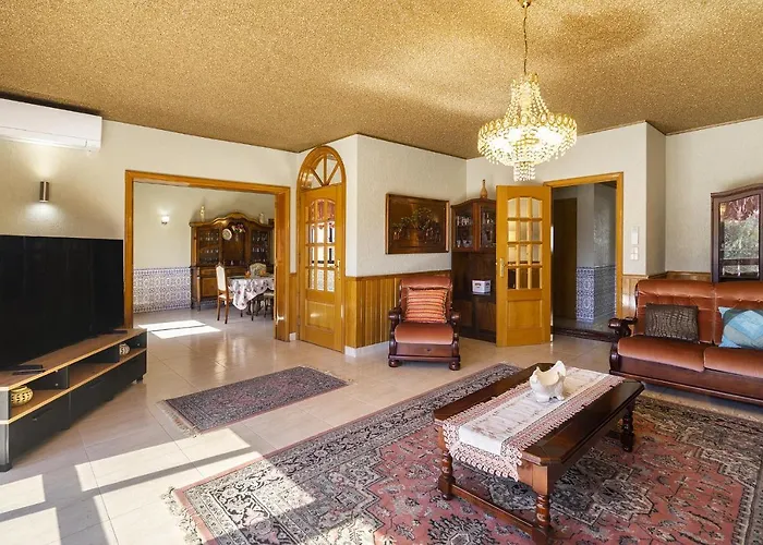 Whome Perfect Family Hideout W/ac & 4br + 5ba