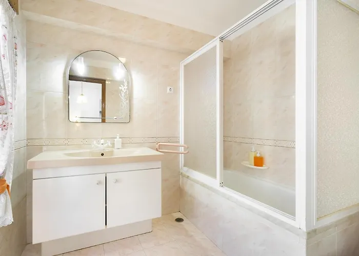 Whome Perfect Family Hideout W/ac & 4br + 5ba *