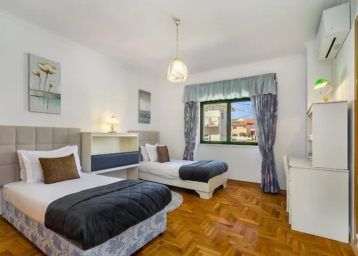 Whome Perfect Family Hideout W/ac & 4br + 5ba Lägenhet *