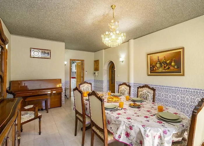 Whome Perfect Family Hideout W/ac & 4br + 5ba *